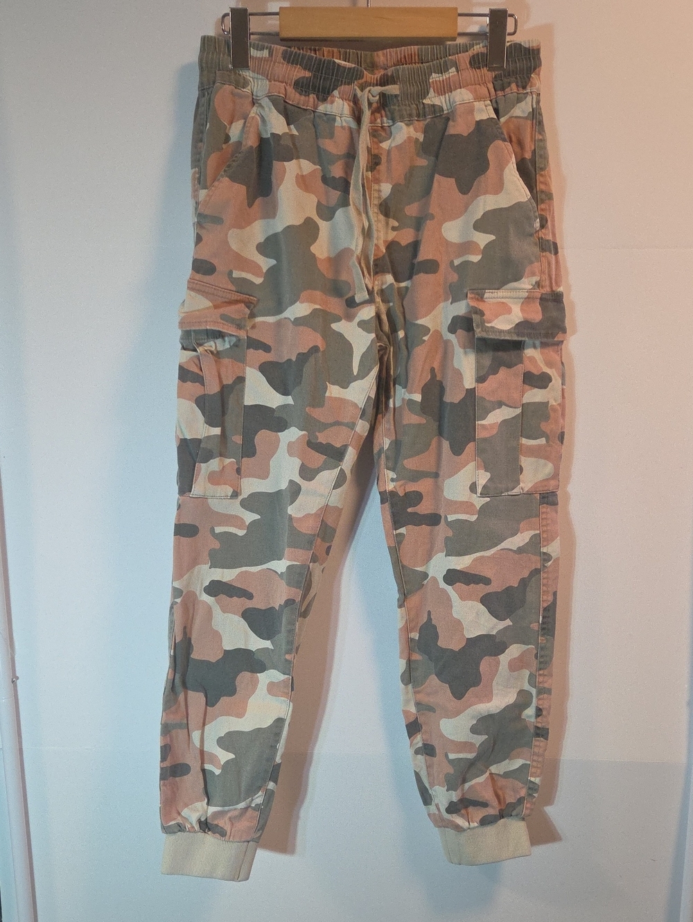 Streetwear Society Women's Camo Cargo Joggers - Pink & Green Size L